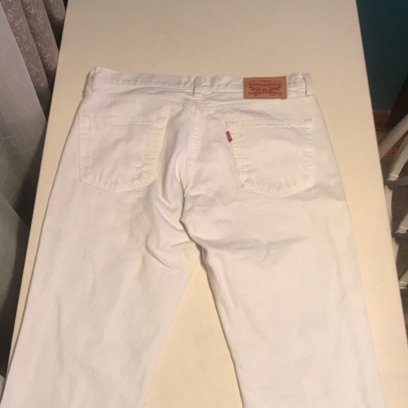 Levi’s White Distressed Mom Style straightleg jean - Picture 2 of 4